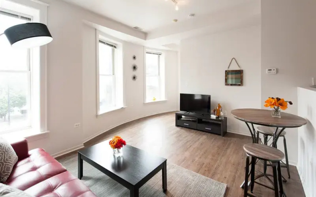 photo 3 of Bright 1BR in the South Loop by Sonder