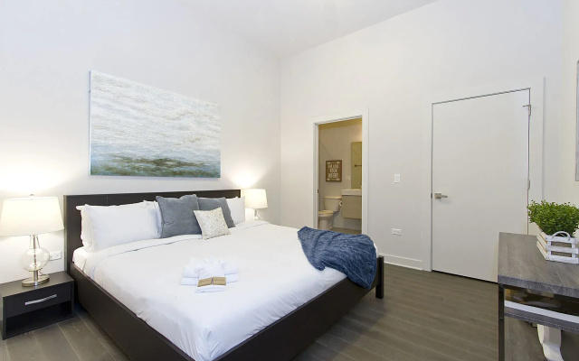 photo 2 of Bright 2BR in Bucktown by Sonder
