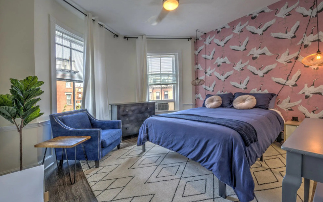 photo 2 of Bright and Modern Luxury Studio