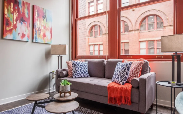 photo 2 of Bright Apartments on Allegheny River