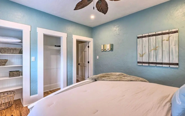photo 2 of Bright Bradenton Retreat: 1 Mi to Downtown!
