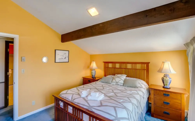 photo 2 of Bromley Mountain Escape w/ 2 Balconies: Hike & Ski