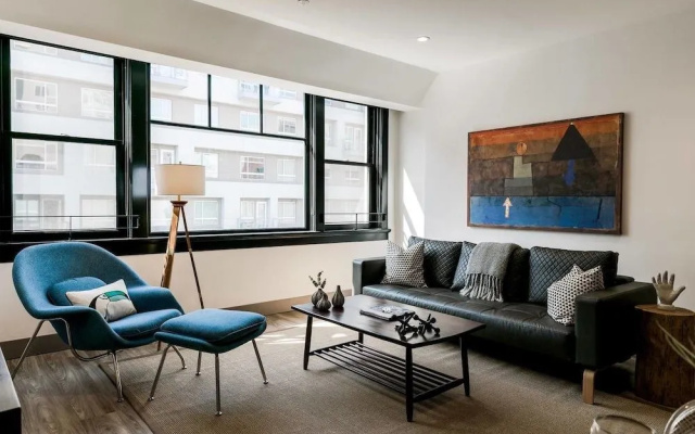 photo 2 of Bright, Cozy & Clean in DTLA w/ Amazing Rooftop!
