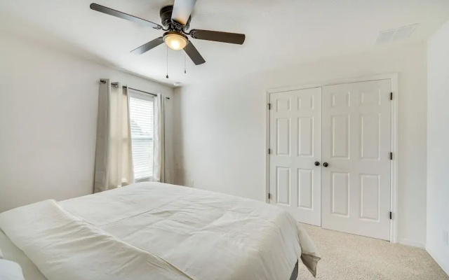 photo 3 of Bright Davenport Home ~ 11 Mi to Disney!