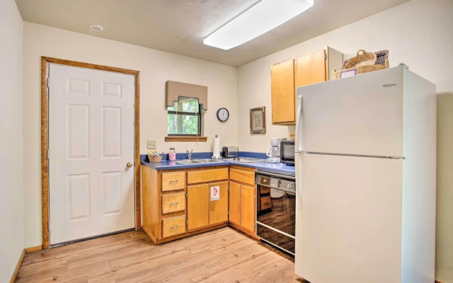 photo 3 of Bright Davis Escape w/ Screened-in Porch!