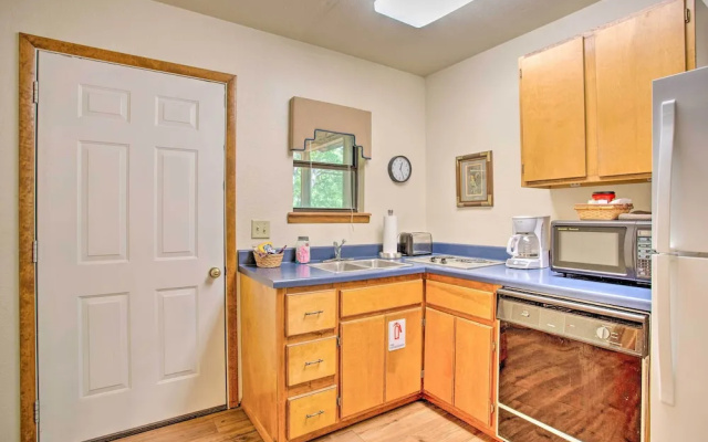 photo 4 of Bright Davis Escape w/ Screened-in Porch!