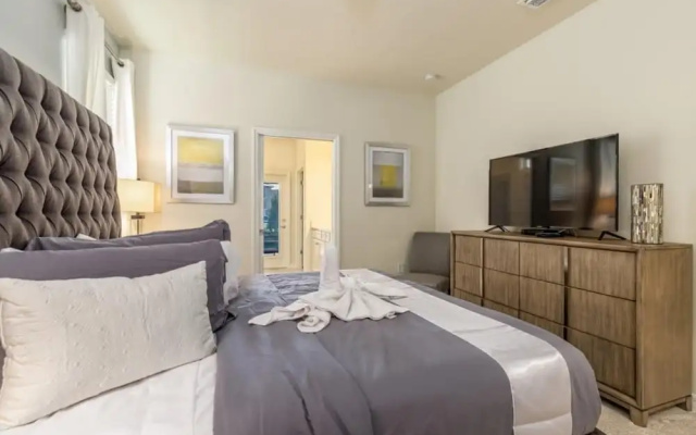 photo 4 of Bright Elegant Home at Solterra Resort Sol103