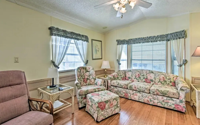 photo 3 of Bright Home: Pool Access & Screened-in Porch!