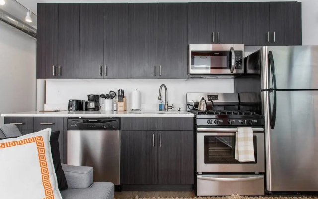 photo 4 of Bright & Modern 1 BDR in Downtown