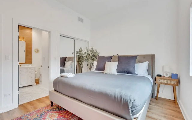 photo 3 of Bright Modern 4Bd 2Ba in the Heart of Wrigleyville by AllSet Turnover