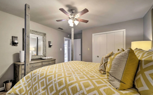 photo 4 of Bright n Breezy Waterfront Lake Granbury Getaway!