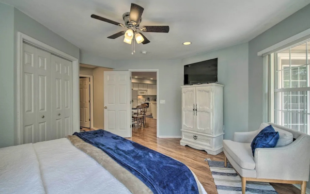 photo 2 of Bright Ozarks Condo w/ Balcony & Lake Views!