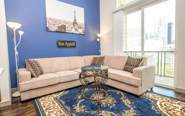 photo 4 of Bright Parisian Penthouse Suite in Houston