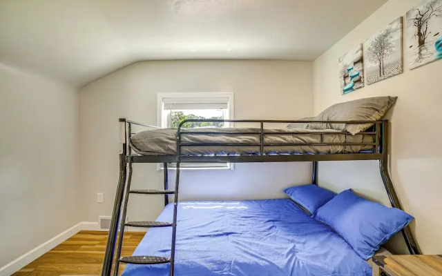 photo 2 of Bright Pittsburgh House w/ Yard: 3 Mi to Downtown!