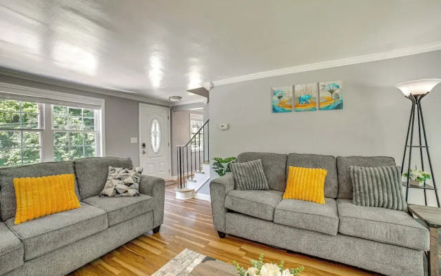 photo 4 of Bright Pittsburgh House w/ Yard: 3 Mi to Downtown!