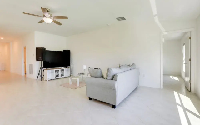 photo 2 of Bright Port Charlotte Home - 2 Mi to Beach!