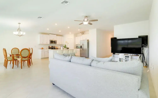 photo 3 of Bright Port Charlotte Home - 2 Mi to Beach!