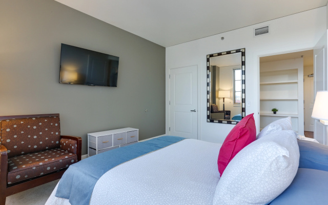 photo 4 of Bright Recently Upgraded Apt – Downtown Location