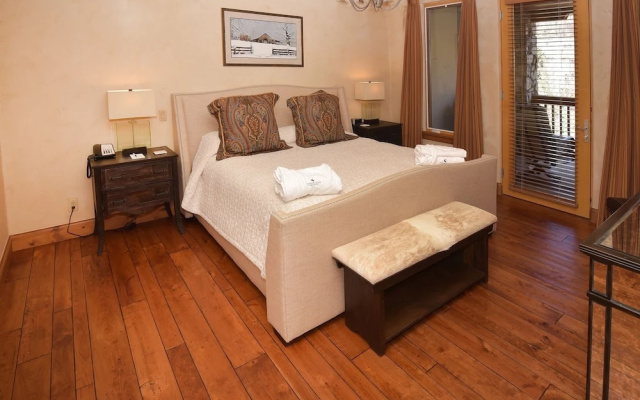 photo 4 of Bright Ski In/out  3br 3.5ba 3 Bedroom Condo by RedAwning