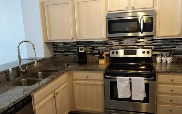 photo 4 of Bright & Spacious 2BR In Downtown