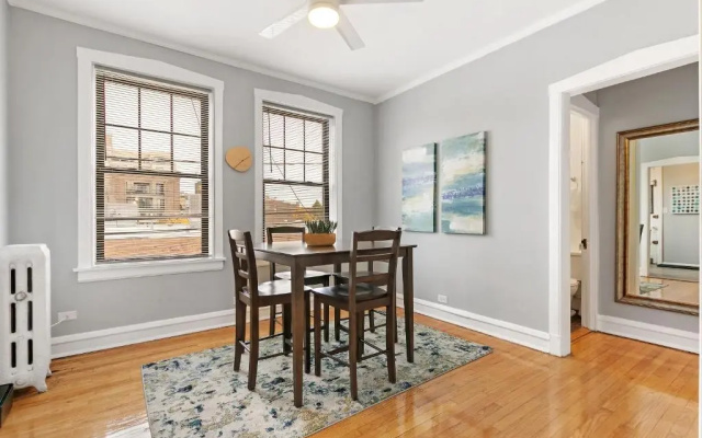 photo 5 of Bright Spacious Apt, Comfy King Bed, 5 Location