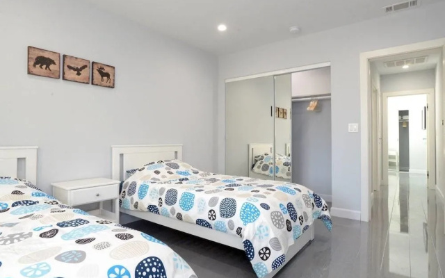 photo 2 of Bright Spacious Family House Near Universal Studios