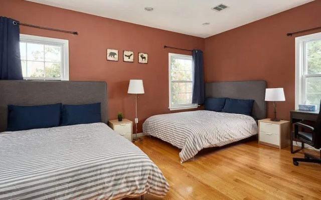 photo 4 of Bright, Spacious House!