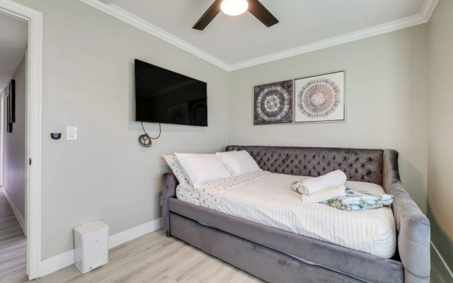 photo 5 of Bright Tempe Home w/ Fenced Backyard!