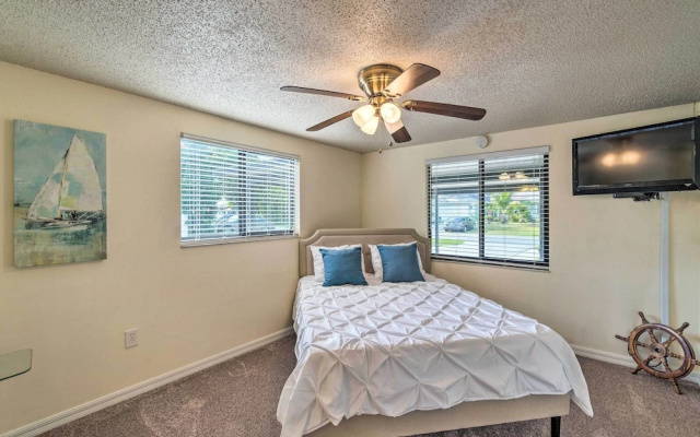 photo 2 of Bright Venice Home w/ Yard < 4 Miles to Beach!