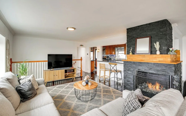 photo 4 of Convenient Whittier Retreat: Furnished Deck, Views