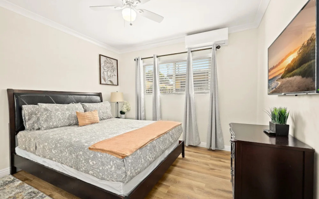 photo 3 of Bright&Cozy Getaway 10min to Downtown LA