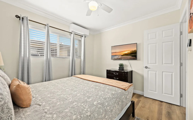 photo 5 of Bright&Cozy Getaway 10min to Downtown LA