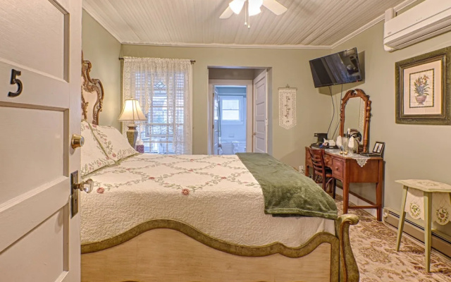 photo 3 of Broad River Inn