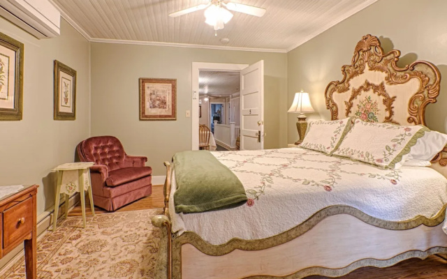 photo 4 of Broad River Inn
