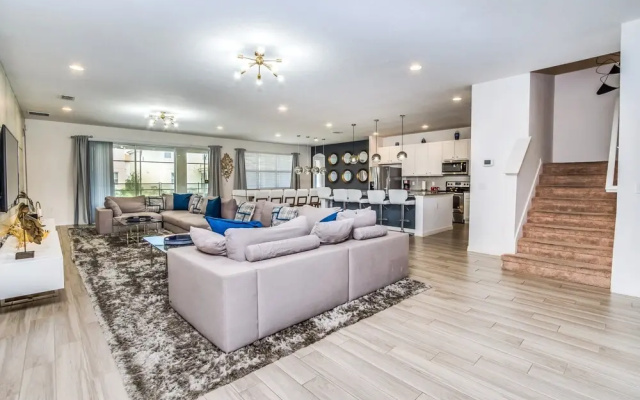 photo 2 of Broadoak Drive villa Solterra 4