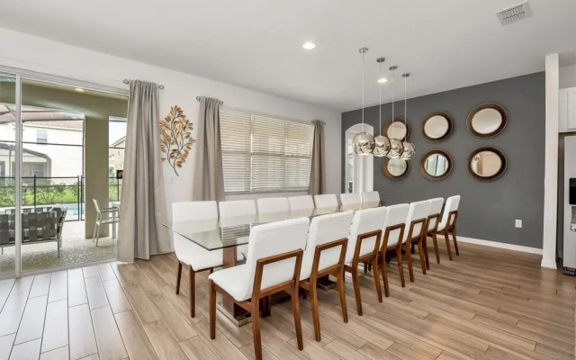 photo 4 of Broadoak Drive villa Solterra 4