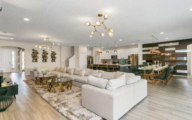 photo 2 of Broadoak Drive villa Solterra 5