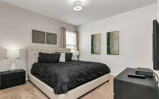 photo 4 of Broadoak Drive villa Solterra 5