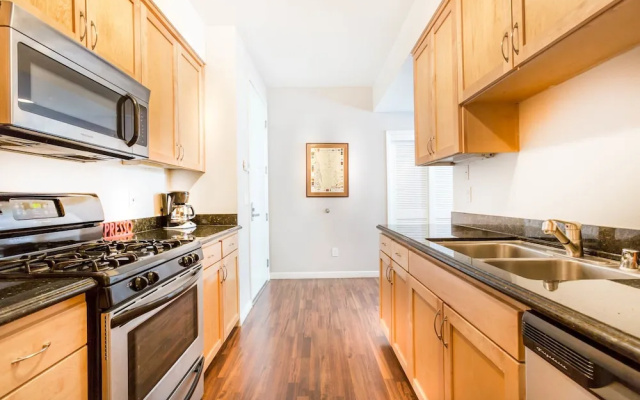 photo 3 of Broadway Apartment