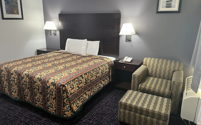 photo 4 of Broadway Inn