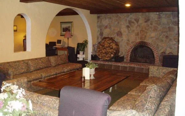 photo 2 of Sun Lodge