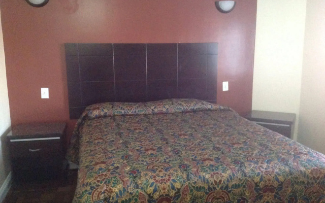photo 4 of Bronco Motel South Central