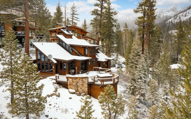 photo 3 of Bronson By Avantstay Luxurious Squaw Valley Home On The Slopes