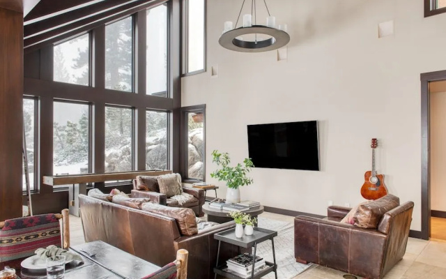 photo 4 of Bronson By Avantstay Luxurious Squaw Valley Home On The Slopes