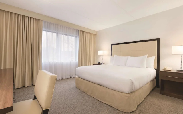 photo 2 of Brookfield Suites Hotel