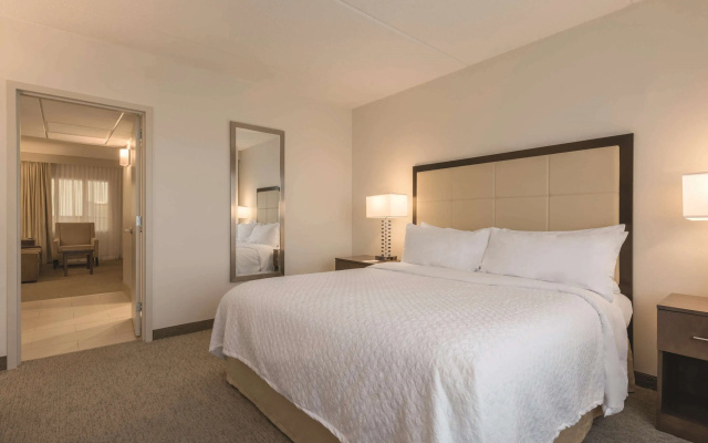 photo 5 of Embassy Suites by Hilton Milwaukee Brookfield