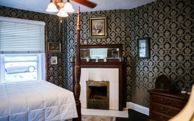 photo 5 of Brownsville Road House Bed Breakfast