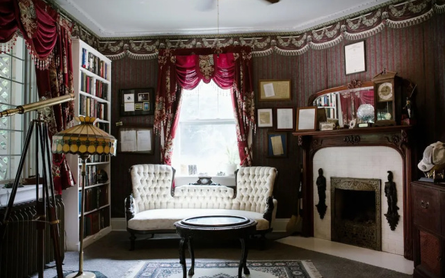 photo 3 of Brownsville Road House Bed & Breakfast