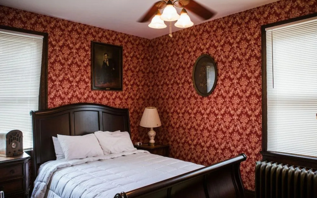 photo 5 of Brownsville Road House Bed & Breakfast