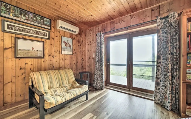 photo 2 of Bryson City Cabin w/ Hot Tub ~ 10 Mi to Dtwn!